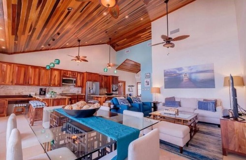 San Pedro House | Seaside Palace in Paradise 4 Bedroom/3 Bath Luxury Home.