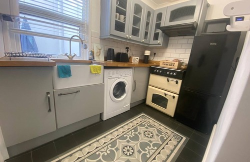 Southwick Apartment | Seaside Retreat in Shoreham with sauna & spa hire