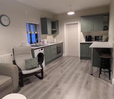 Inverin Apartment | Seaside Retreat - 4 Guests - Near Aran Islands