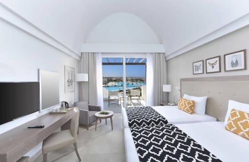 El Quseir House | Seaside Serenity | 3 Poolside Rooms + Spa, Yoga, Tennis & Coral Reef Diving