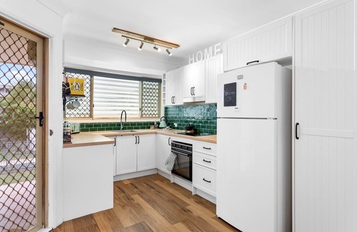 Scarborough Apartment | Seaside Serenity: Charming 2-Bedroom Getaway