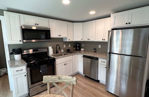 Seabrook Apartment | Seaside Shanty - Walk to Hampton & Seabrook Beach!