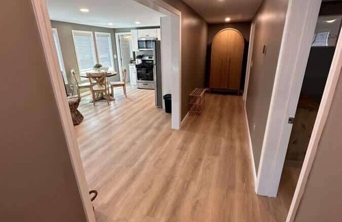 Seabrook Apartment | Seaside Shanty - Walk to Hampton & Seabrook Beach!