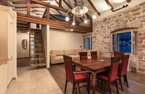 Muo House | Seaside Stone House - Bella Vista