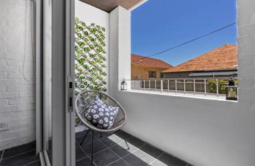 Sea Point Apartment | Seaside Studio Perfect Location