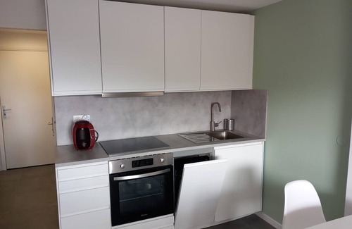 Frejus Port Apartment | Seaside studio with harbor view (renovated 06/2024) with air conditioning & parking
