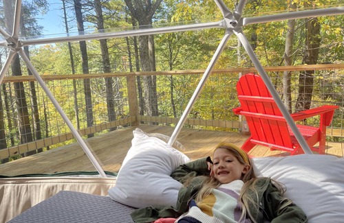 Wallkill House | Seasonal, Cozy Geo-Dome with Heat/AC on Private Hiking paradise in Gunks.
