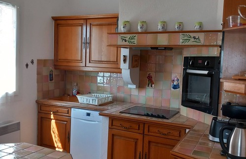 Ceyreste Apartment | Seasonal rental 3 rooms top of villa in Ceyreste