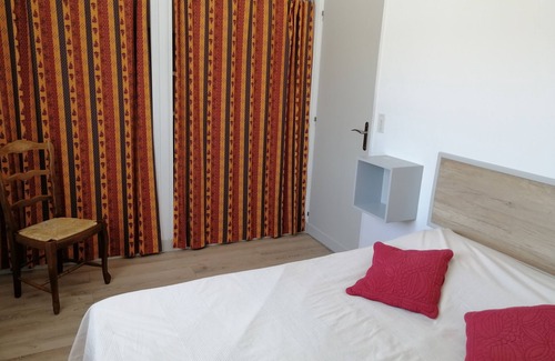 Ceyreste Apartment | Seasonal rental 3 rooms top of villa in Ceyreste
