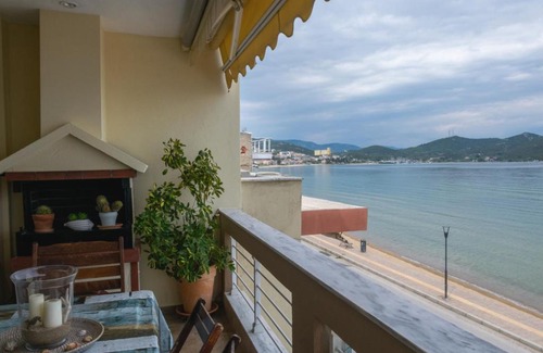 Nea Peramos Apartment | SeastheDayApartment