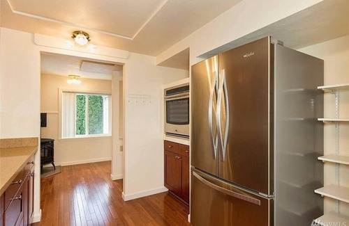 Pinehurst House | Seattle 2b large Kitchen&Laundry