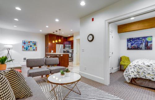 Belltown Apartment | Seattle Condo with Parking, Near Space Needle!