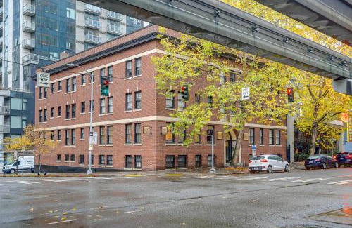 Belltown Apartment | Seattle Condo with Parking, Near Space Needle!