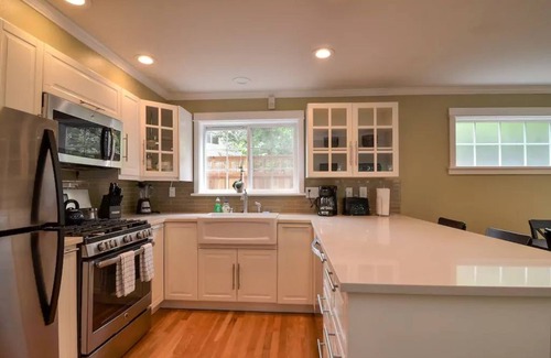 Stevens House | Seattle Vacation Home: The Gallery