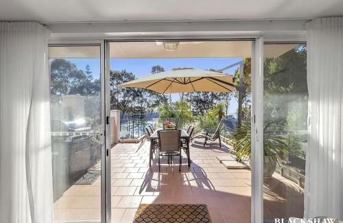 Denhams Beach House | Seaview by the Cliff