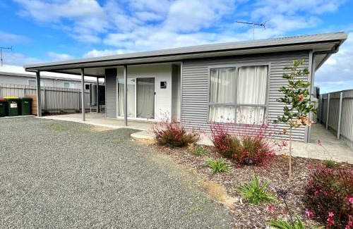 Kingscote House | Seaview on Terry Court