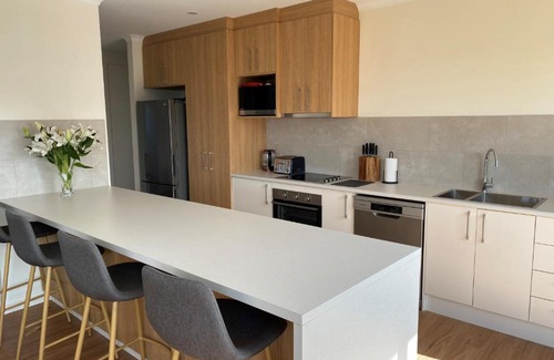 Kingscote House | Seaview on Terry Court
