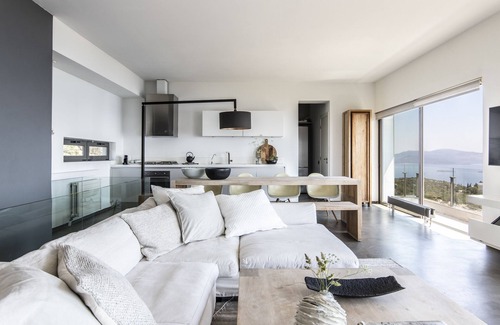 Marathon Villa | Seaview villa schinias, is a modern and minimal property with amazing view!