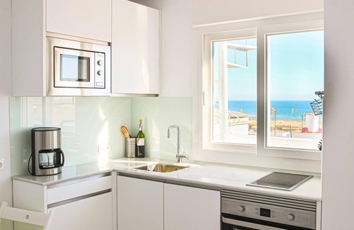 Conil de la Frontera City Center House | Seaviews from private terraces, near to the beach - casa Luna with aircondition and WiFi internet