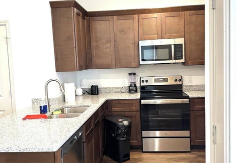 San Antonio House | SeaWorld & Lackland Air Force Base Modern Home