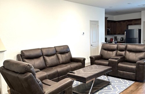San Antonio House | SeaWorld & Lackland Air Force Base Modern Home