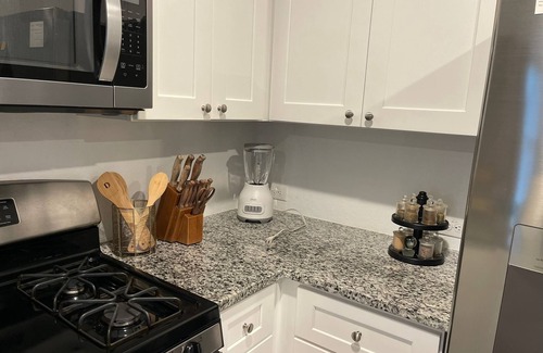Heritage House | SeaWorld & Lackland AFB Spacious 4BR-2.5BA, a few min from downtown San Antonio