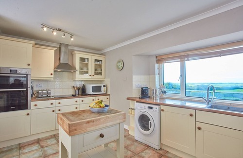 Trelights House | Seawynds is a lovely spacious property with panoramic coastal views set above the picturesque cove o