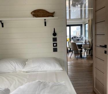 Offingawier Boat Rental | SeaYou House boat