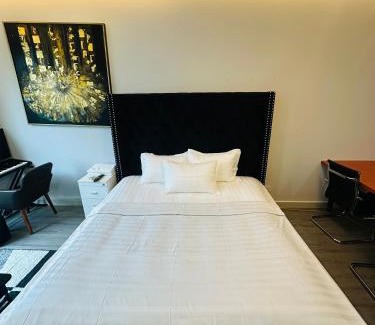 Phu My Hung Apartment | SECC - Diamond Suite Golden King