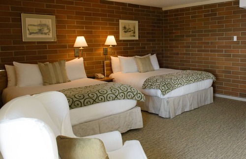 Downtown Hotel | Sechelt Inn