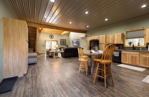 Factoryville House | Secluded and spacious Barndominium close to 2 Ski Resorts and many attractions!