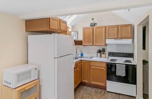 Libertyville Apartment | Secluded Apartment with Heated Garage