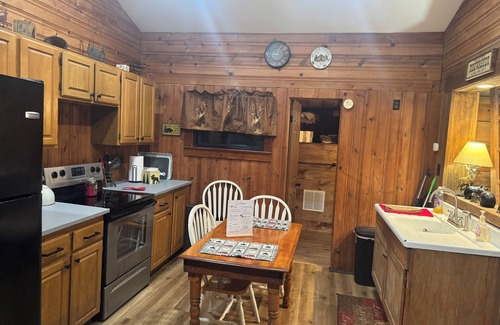 Dushore Cabin | Secluded Cabin outside of Dushore