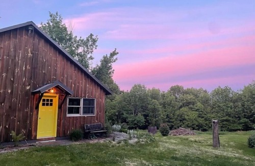 Fleischmanns House | Secluded Cabin w/Chefs Kitchen & New Hot Tub!