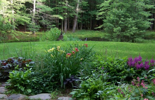 Bearsville Cabin | Secluded Cabin with Hot Tub - 5 Miles to Woodstock