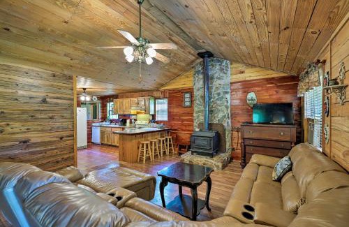 Neely House | Secluded Cabin with Pond about 37 Mi to Gulf Coast!