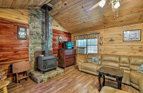 Neely House | Secluded Cabin with Pond about 37 Mi to Gulf Coast!