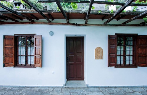 Makrynitsa House | Secluded cottage & guesthouse in the mountains