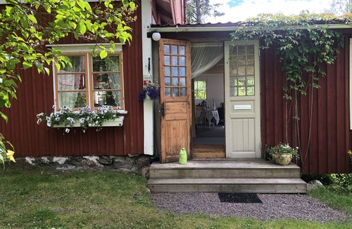 Gunnarskog Cottage | Secluded cottage with a lake view & private jetty