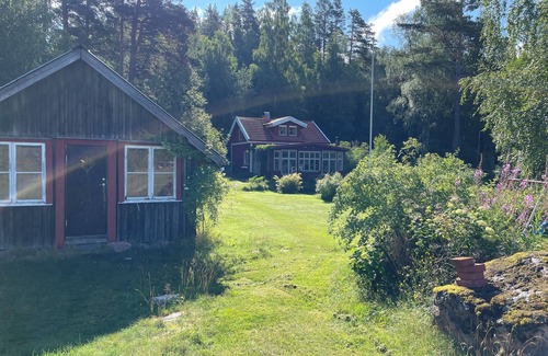 Gunnarskog Cottage | Secluded cottage with a lake view & private jetty