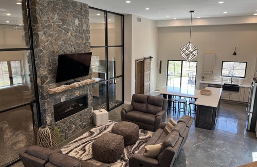 Roosevelt House | Secluded, Cozy Shouse near the Lake!