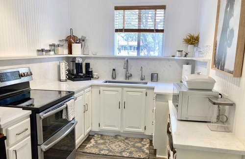Driftwood House | Secluded Farm in the Heart of Driftwood
