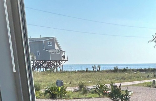 Alligator Point House | Secluded Florida Beach Bungalow