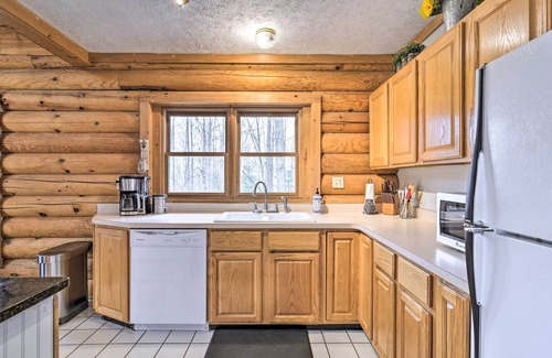 Michaywe Cabin | Secluded Gaylord Cabin w/Deck, Fire Pit & Grill!