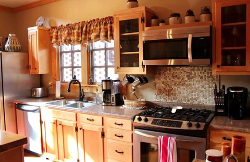 Pisgah Cottage | Secluded Getaway at Wayward Cottage