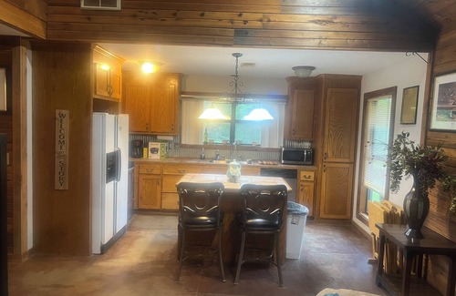Utica Cabin | Secluded getaway cabin on 50 acres in the beautiful woods of Utica, MS.