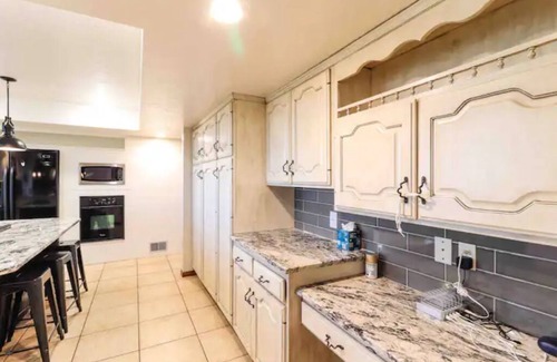 Lapoint House | Secluded gorgeous home. Sleeps 20+. New hot tub.