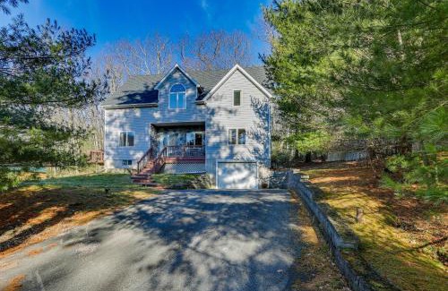 Kerhonkson House | Secluded Kerhonkson Retreat with Deck and Views!