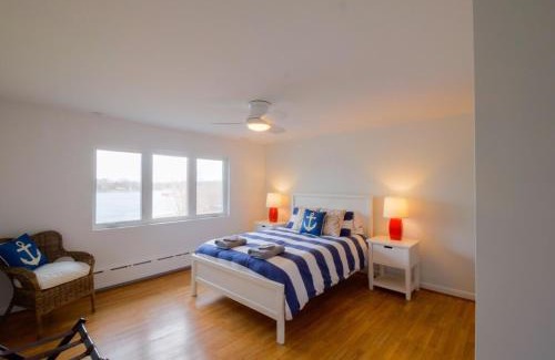Ingleside House | Secluded Lake Retreat - Private Beach, Pier & Fire Pit