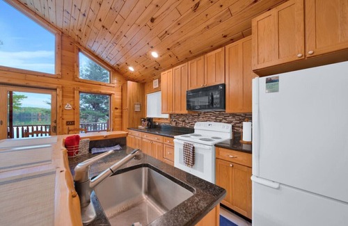 Hawks House | Secluded Lakefront Homes! Sleeps12 w/amazing views